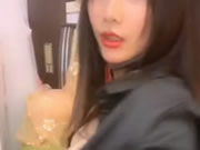 正妹鏡頭前摸奶自慰 呻吟淫水泛濫 對白淫蕩